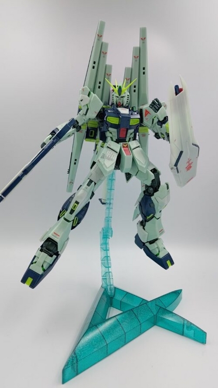 MG「νガンダム ver.Ka（サイコフレーム発動イメージカラー）」レビュー