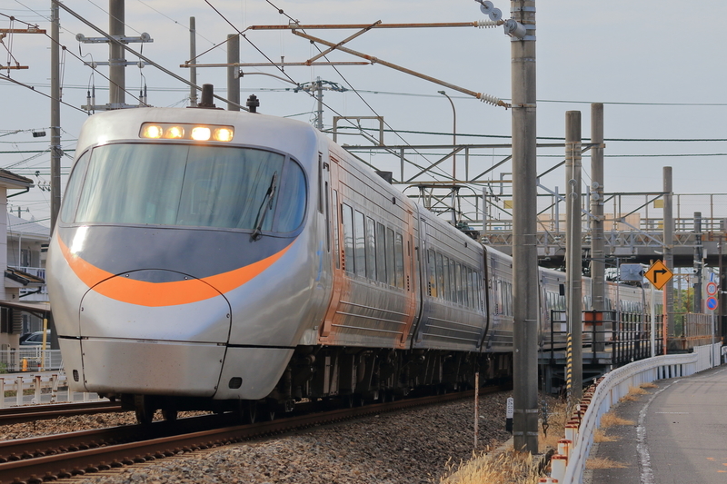 四国８０００系　しおかぜ 特別企画品】 JR四国8000系 特急 「しおかぜ・いしづち」 (旧塗装) 8両