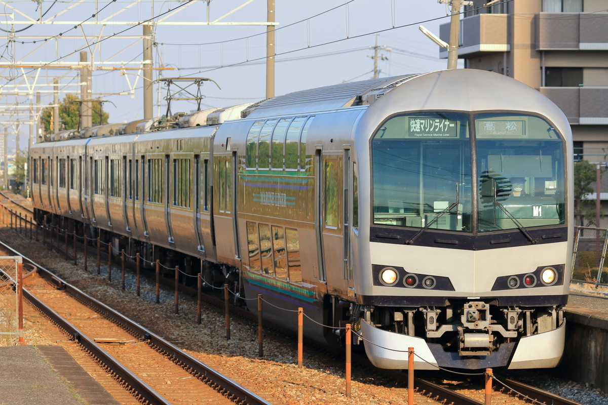 JR四国5000系M編成・JR西日本223-5000系P編成 快速