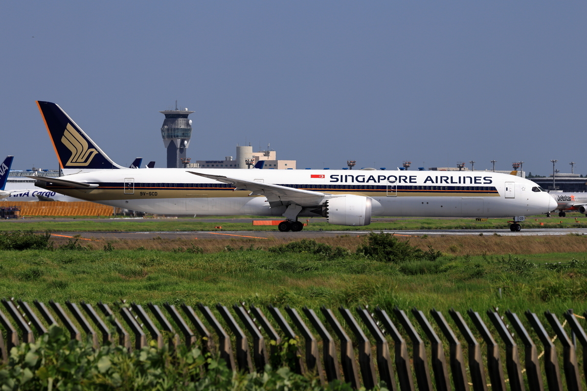 Singapore Airlines 9V-SCD - 青空きっぷうりば