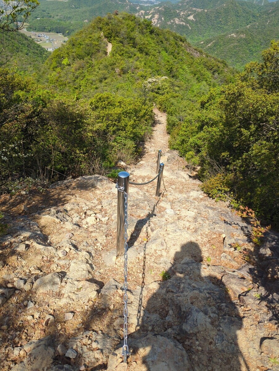加東市にある三草山（みくさやま）423.9m - 山ヤ再開