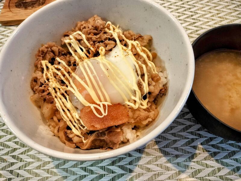 牛丼にマヨネーズ