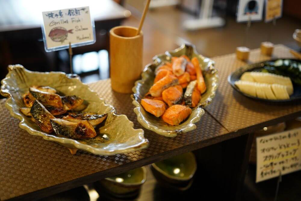 なかや旅館のバイキング