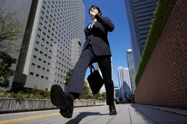仕事で歩くのは 趣味で走るより疲れるなぁ おじラン 走る50代