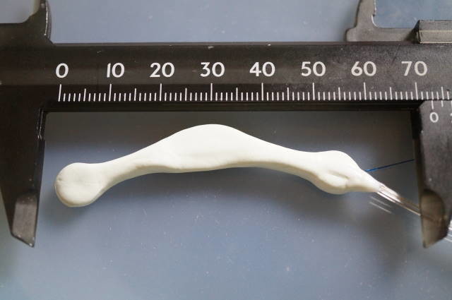 先端と終端へモーターを置いた双頭核振の試作品