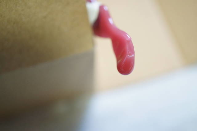 一部が剥離破損した核振チップのガラス部分