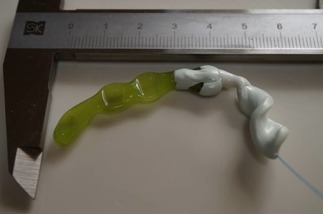 ショートのイボ付きに間隔5mmでスクリュー補助を連結