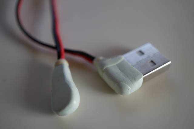 煮沸対応を目指して試作された核振用USB端子