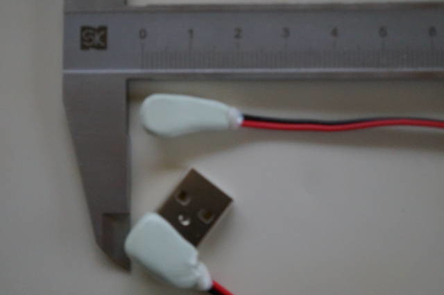 USB端子をエポキシでコーティングした胎児チップの核振