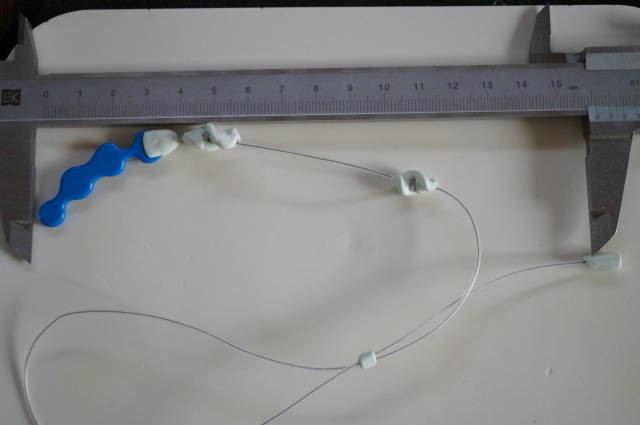 スクリュー型補助チップ追加の生体適合樹脂製チップ