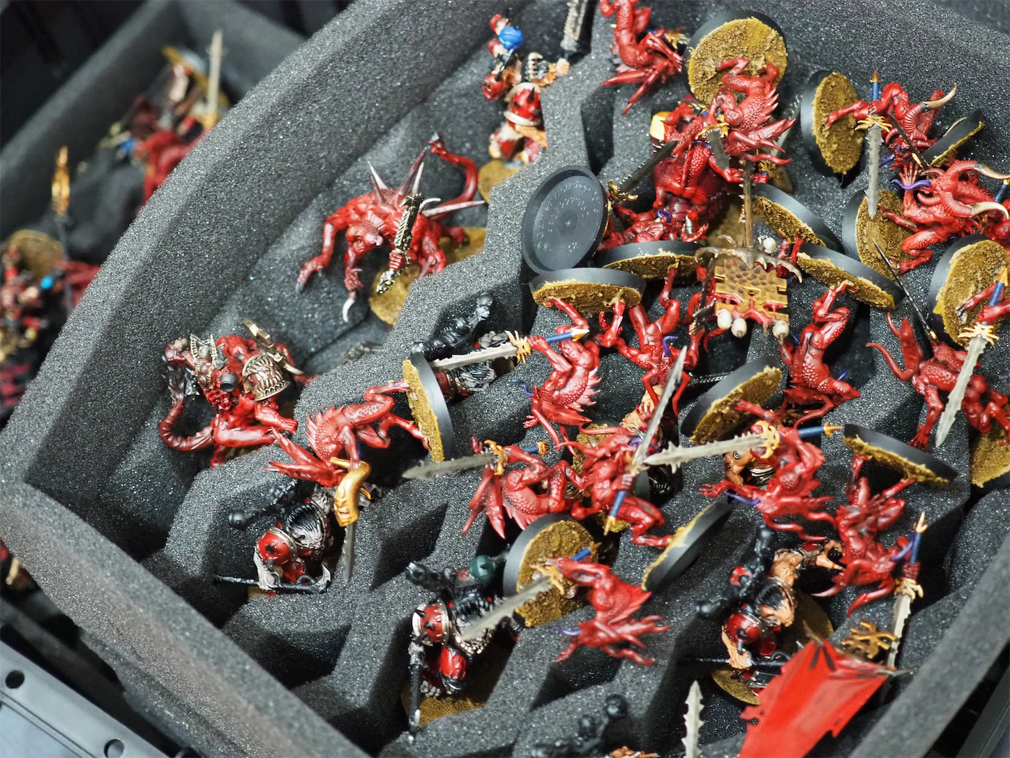レビュー】ウォーハンマー クルセイド・フィギュアケースには何が