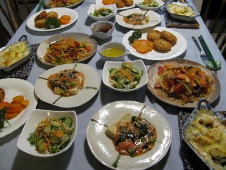 さあ食べよビールもいかが昼の膳