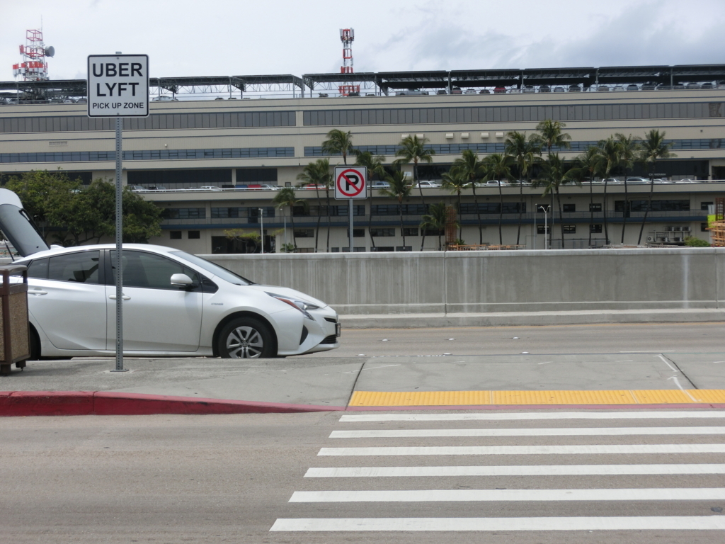 ハワイ旅行 Uberを初利用！安くて便利！ただしホノルル空港の乗車場所 