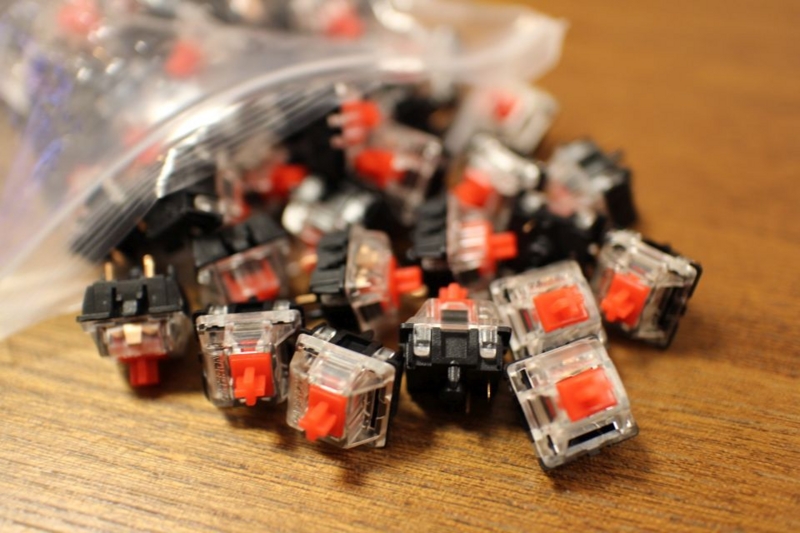 ErgoDox の壊れたキースイッチを交換する - Okapies' Archive