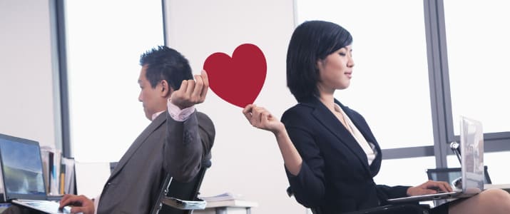 勢いで突っ走るのは危険 秘密の社内恋愛を続かせる6つのコツ まいにちdoda はたらくヒントをお届け
