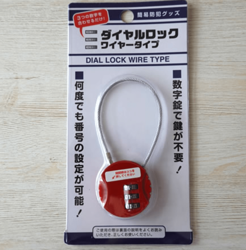 アメリカ　ひとり旅　一人旅　女子　ロサンゼルス　フリーハンド　ドミトリー　南京錠　貴重品入れ　ロッカー