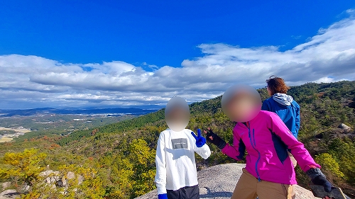 天狗岩での甥とおばちゃん２