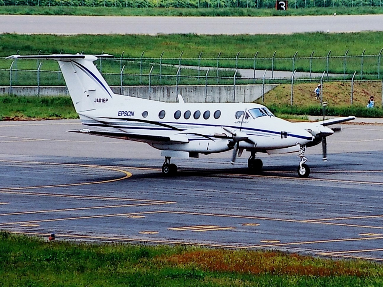火曜日 過去空…2003年5月松本空港 - 気ままに､思いつくままに。