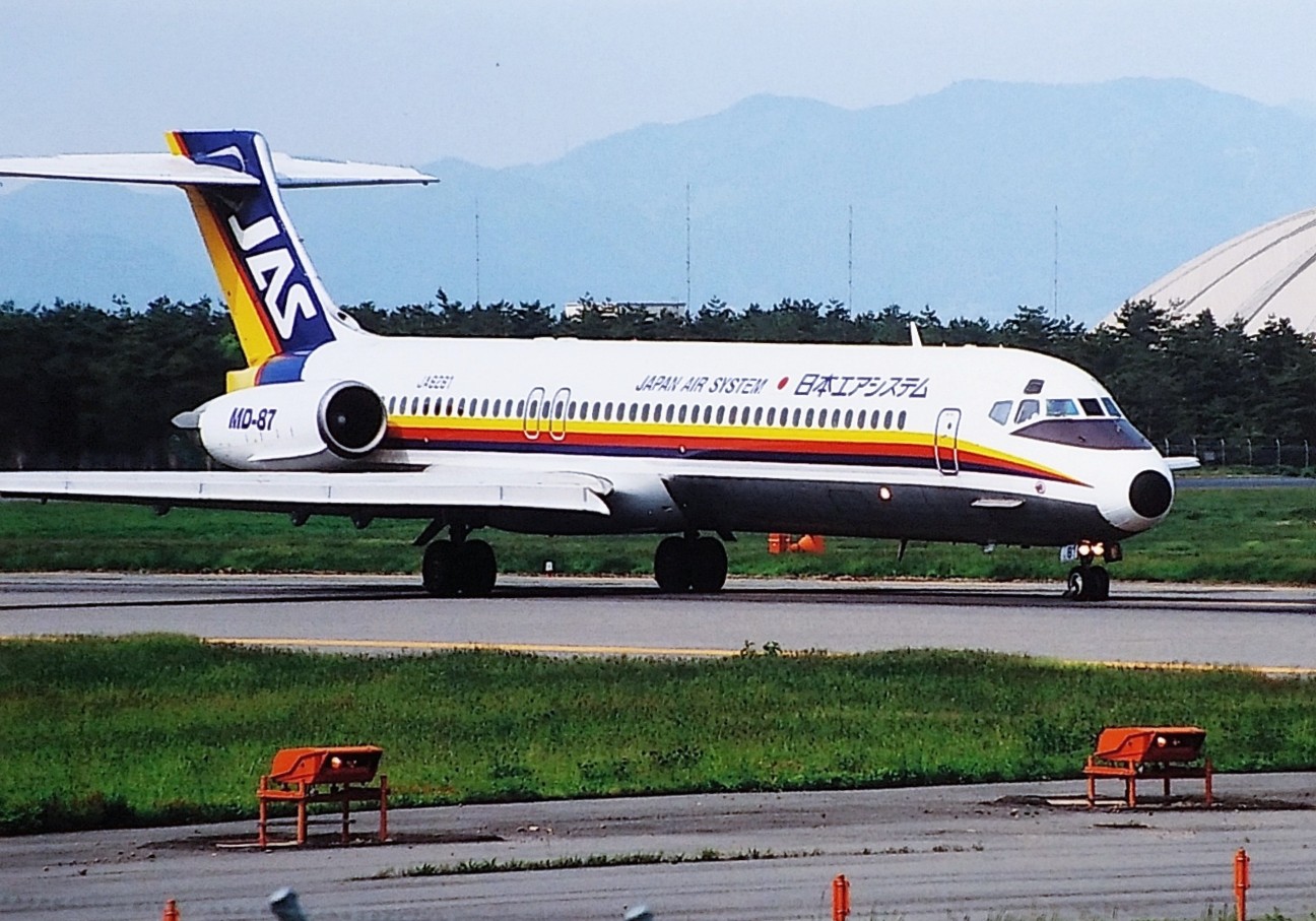 火曜日 過去空…2003年5月松本空港 - 気ままに､思いつくままに。