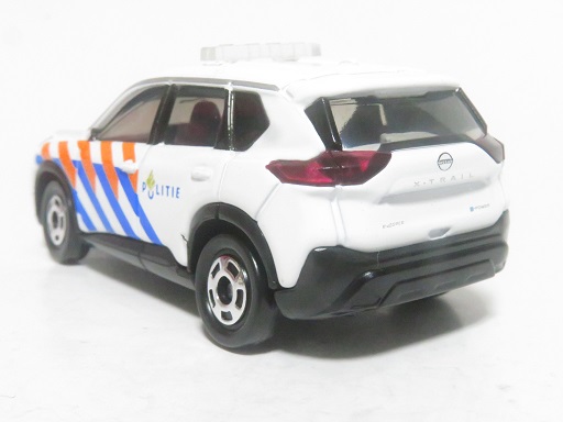イオン限定トミカ 日産エクストレイル オランダ警察 - お気楽忍者の