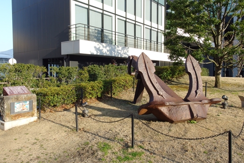 イカリ
