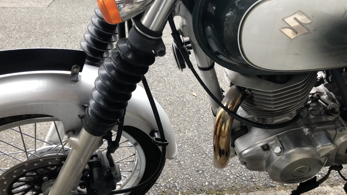 バイクのエキパイを磨いたらキレイになるのか 耐熱クリア塗装は St250e やっぱりmonoが好き