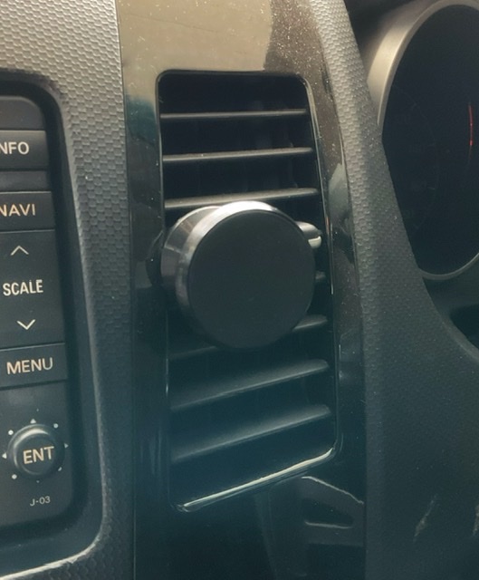 100円ショップ ダイソー 車載用マグネットスマホホルダーとmoft Magsafeの組合せが最強だった件 おこちゃま 40 奮闘記