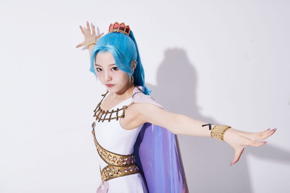 本田真凜選手がビビ姫の衣装で演技している様子