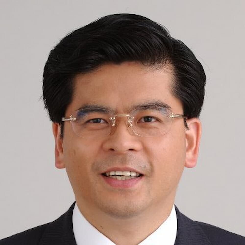 石井啓一 若い頃
