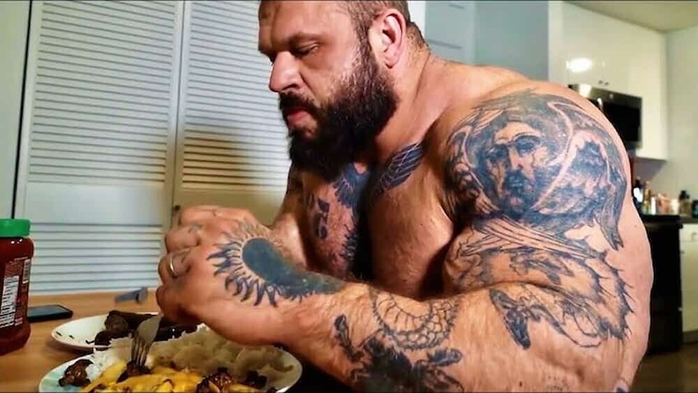 イリア・ゴーレム 筋肉 食事量