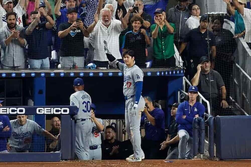ドジャース 大谷翔平 歓喜   