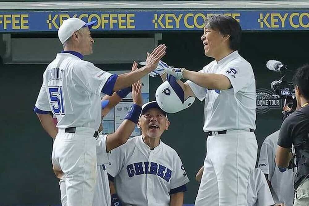松井秀喜 イチロー 抱擁   