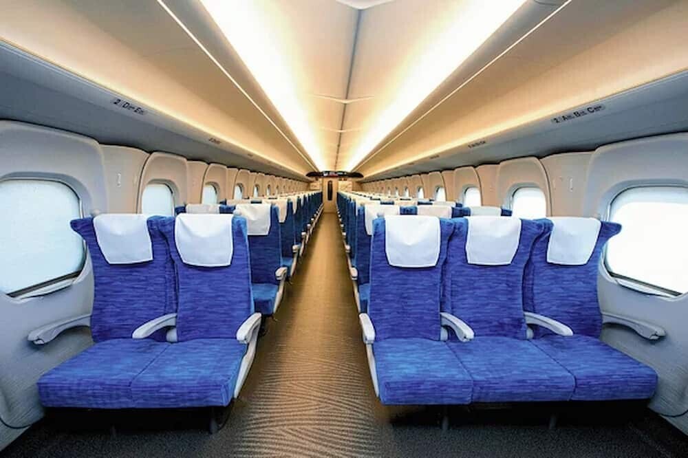 のぞみの車内   