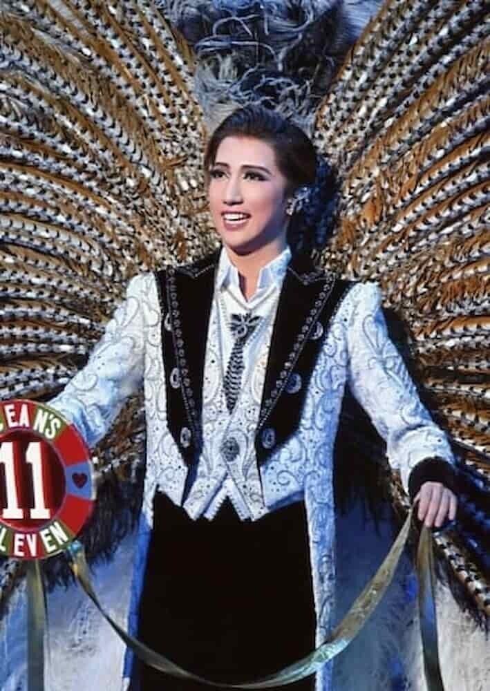 宝塚 真風涼帆 舞台衣装   