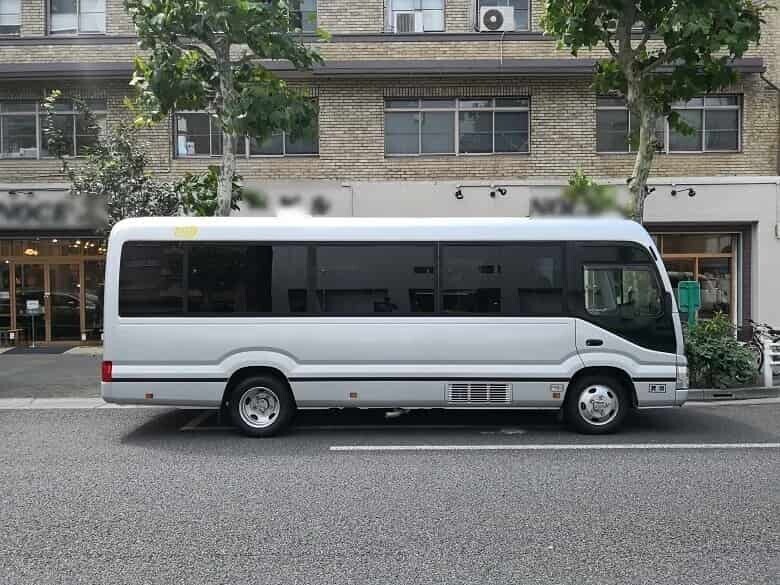 ロケバス