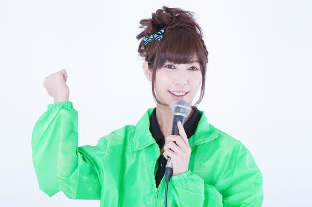 選挙カー ウグイス嬢