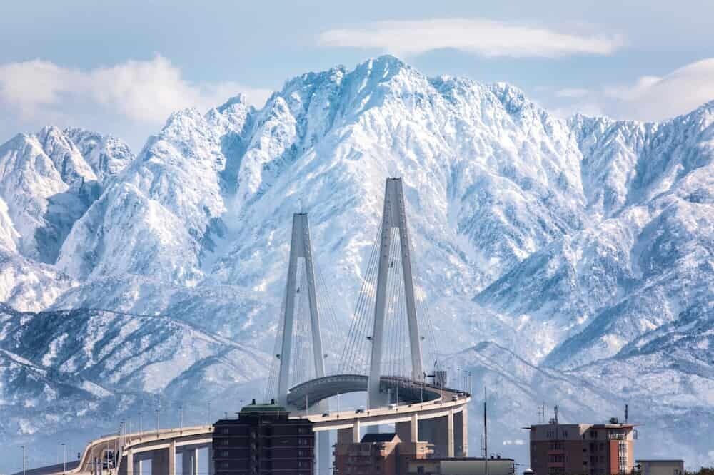 富山県 立山連峰 風景
