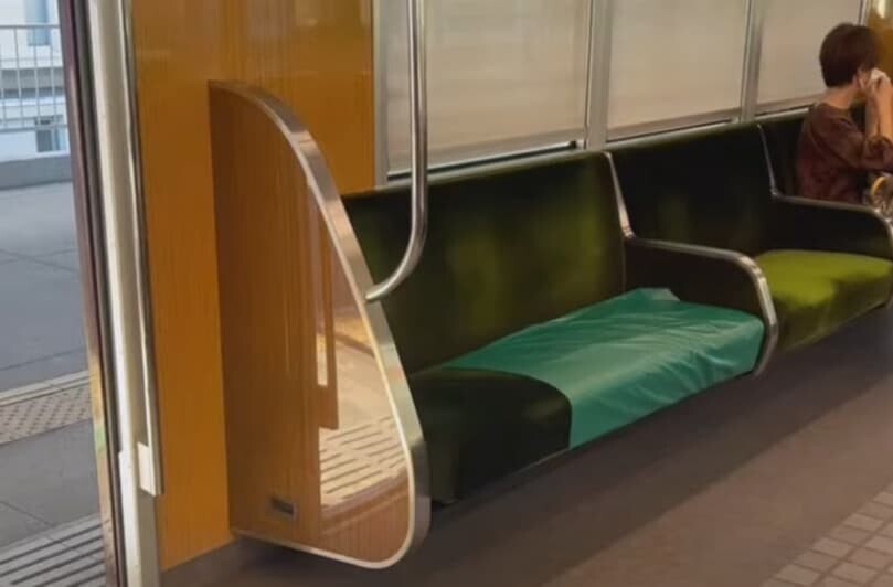  電車 座席