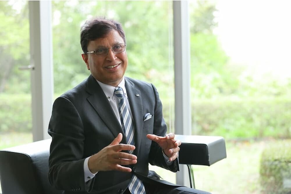 亀田製菓の会長CEOを務めるジュネジャ・レカ・ラジュさん