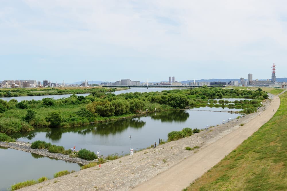 河川敷 公園 散歩