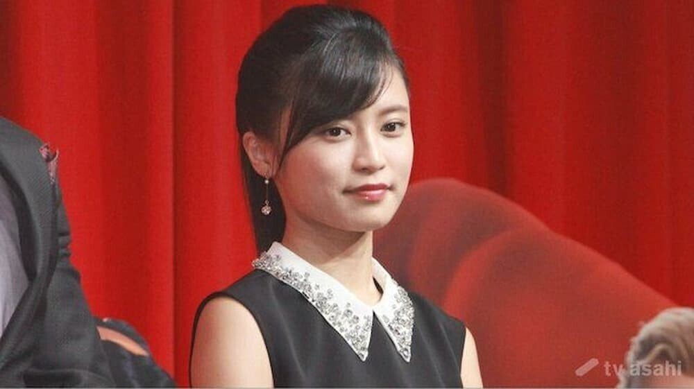 小島瑠璃子 公式写真