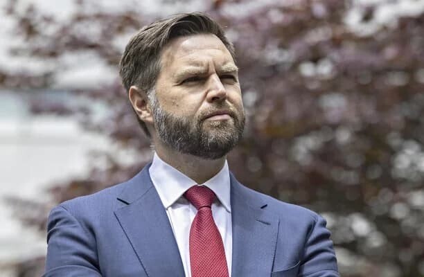 バンス副大統領 公式写真