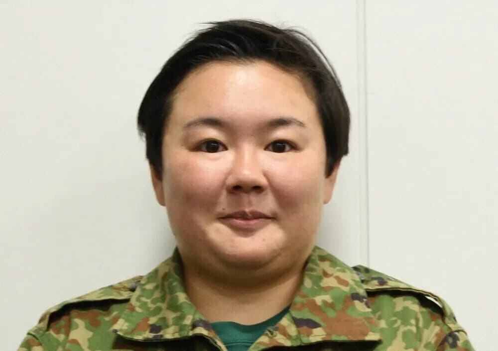 やす子の体重増加について語るテレビ番組の様子