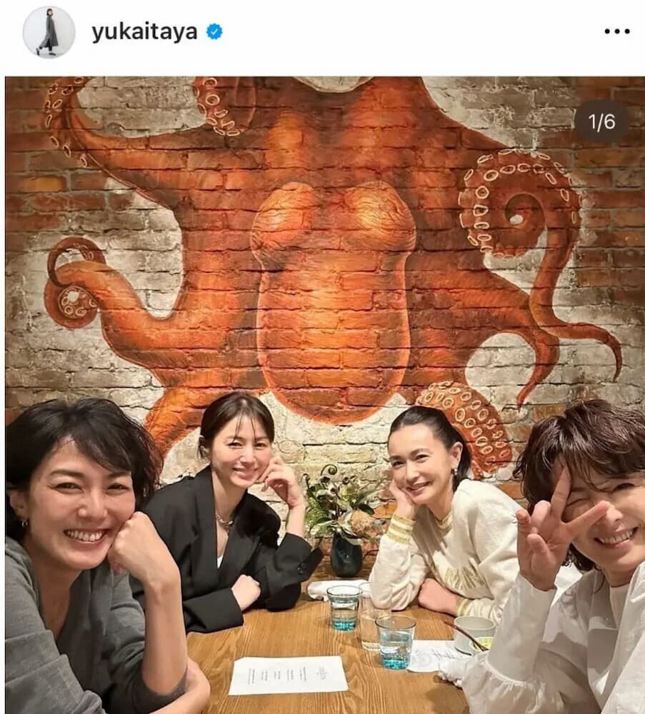 吉瀬美智子、井川遥、板谷由夏という日本を代表する人気女優たちが集まるママ友会の写真