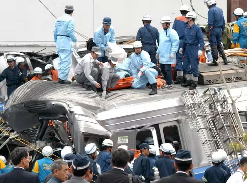 JR福知山線脱線事故現場救助活動