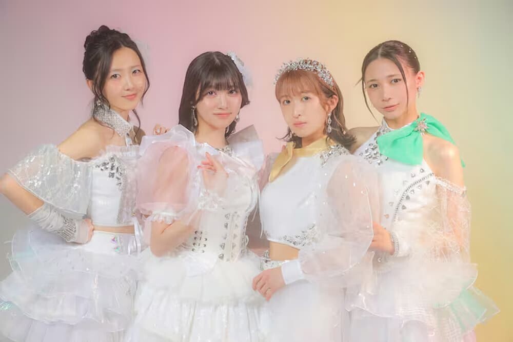 東京女子流の4人が並んだ最新アーティスト写真