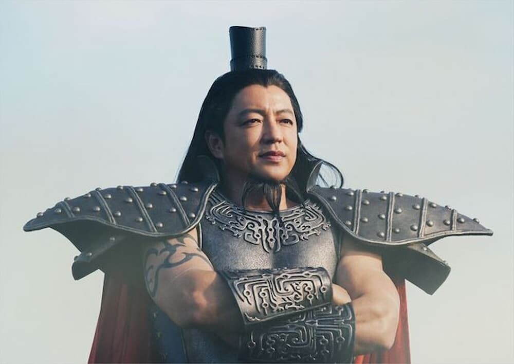 映画「キングダム」の王騎将軍（大沢たかお）の特徴的な表情