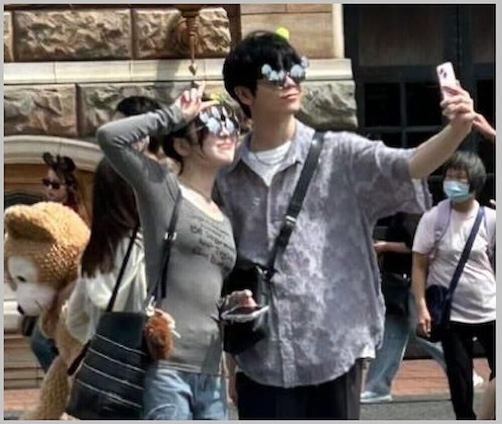 春野さんとされる女性と男性が親密に写るプライベート写真がSNS上で拡散