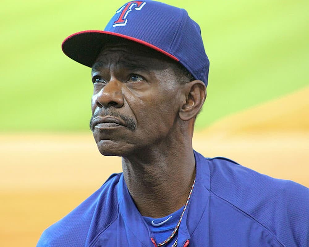 ロン・ワシントン監督は73歳のベテラン指揮官