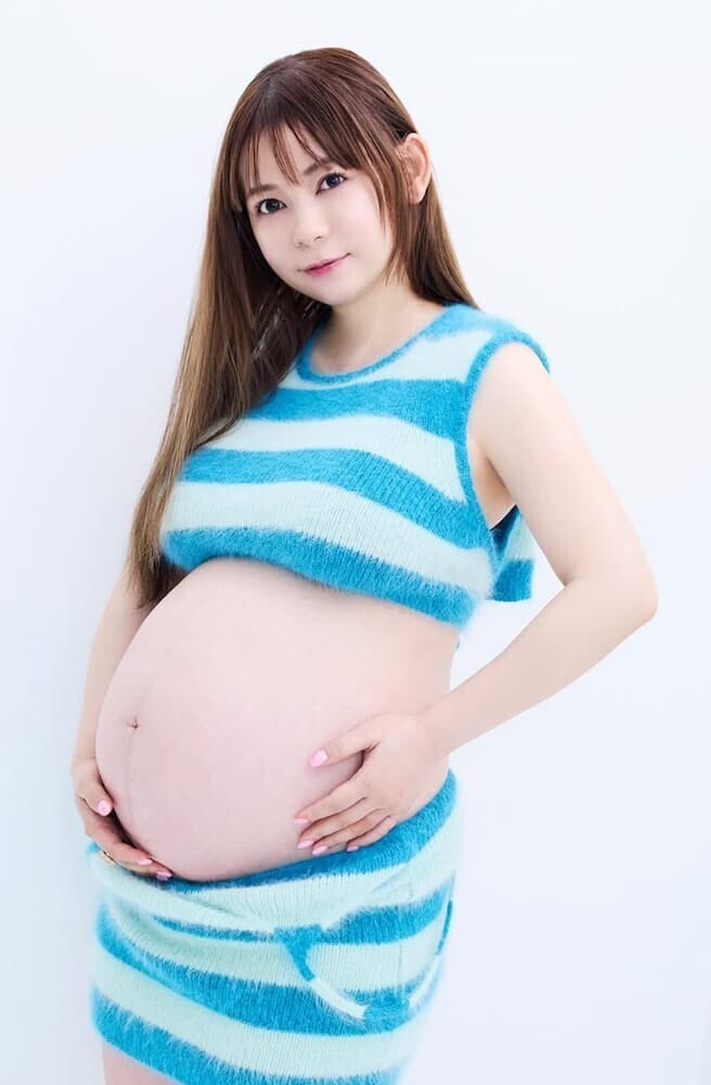 中川翔子の神秘的なマタニティーフォト